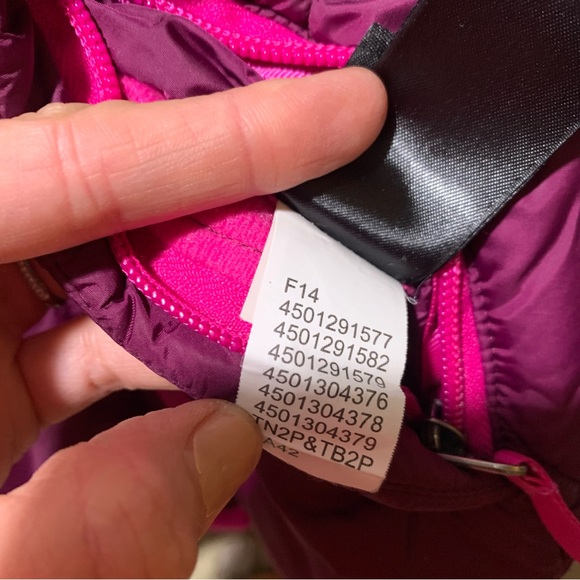 The North Face // Girls' Reversible Puffer Jacket Coat Size Medium (10/12) - Picture 11 of 16